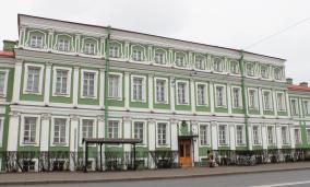 Дворец Петра II. Фото: Александр Захарик.