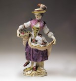 Фигура «Девушка с корзиной цветов» (Аллегория «Лето» из серии «Времена года»)