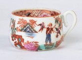Чашка. Из сервиза с декором в китайском стиле («шинуазри»)
