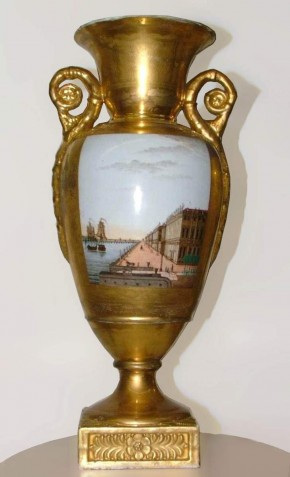 Ваза с видом на Дворцовую пристань