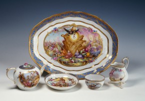 Чайный сервиз-солитер с аллегориями на победы в русско-турецкой войне 1768–1774 годов