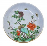 Блюдо с изображением пионов и бабочек