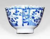 Чашечка с изображением цветов