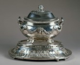 Предметы из Митавского сервиза. Миска с крышкой