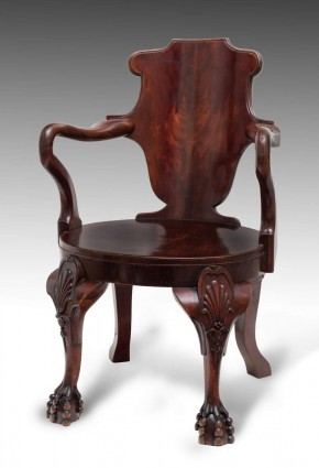 Кресло из кабинета митрополита Александро-Невской Лавры