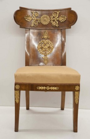 Стул из Ореховой гостиной Михайловского дворца