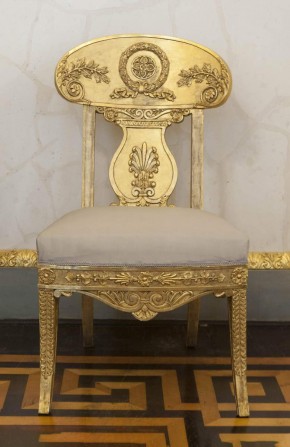 Стул из Белого зала Михайловского дворца