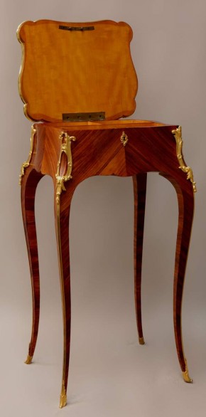 Столик для рукоделия