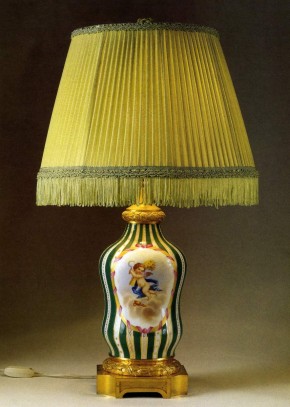 Лампа настольная