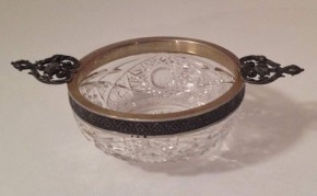 Две конфетницы