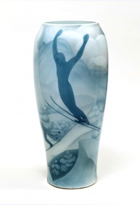 Ваза с изображением лыжников