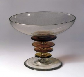 Ваза в виде чаши на ножке с дисками