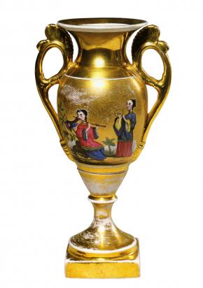 Ваза амфорная с изображением музицирующих китаянок