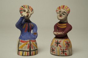 Женщина с рожком. Женщина с миской