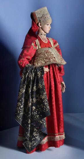 Девичий праздничный костюм