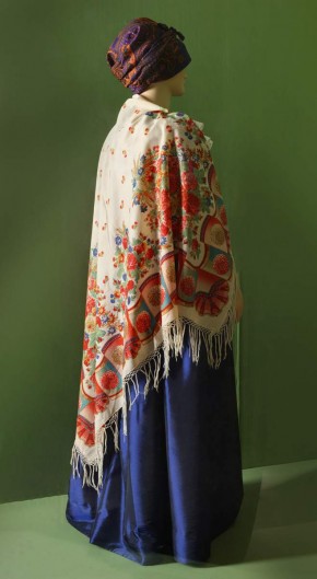 Женский праздничный костюм