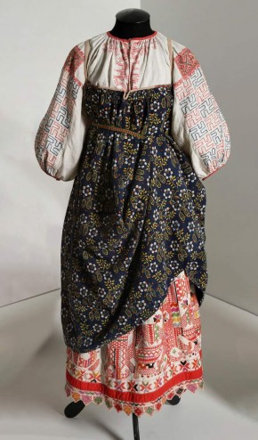 Девичий костюм