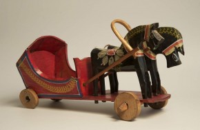 Пара коней в упряжи