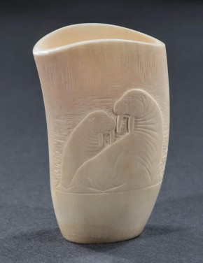 Ваза «Моржи и медведи»