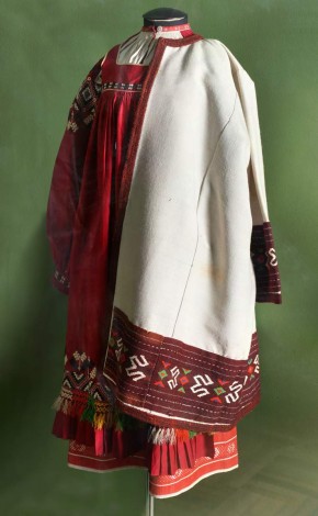 Женский праздничный костюм