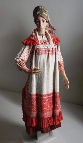 Женский праздничный костюм