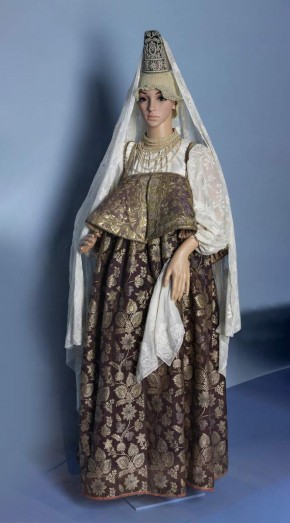 Женский праздничный костюм