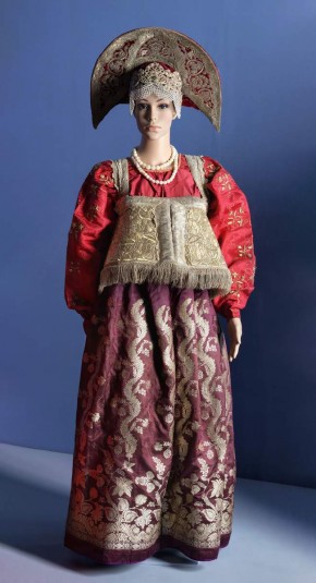 Женский праздничный костюм