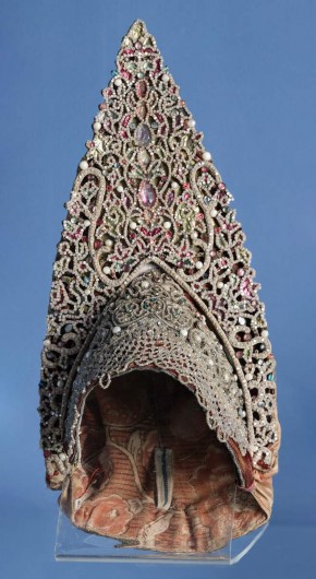 Женский праздничный головной убор — кокошник с очельем