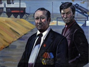 Хлеб идет! Директор завода Н. Я. Паткин, секретарь партийной организации Е. С. Турулбетов