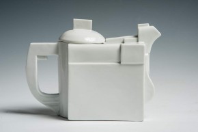 Чайник с крышкой