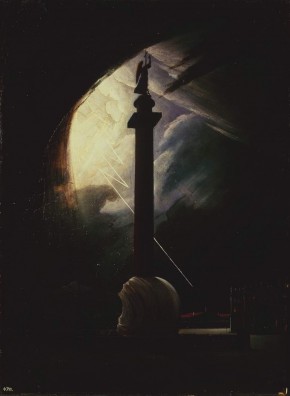 Александровская колонна во время грозы