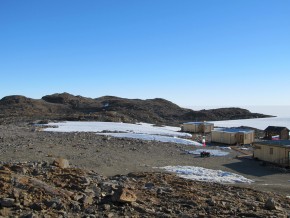 На станции Новолазаревская