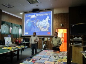 Начальник экспедиции Е. П. Савченко и В. А. Гусев на открытии виртуального филиала Русского музея