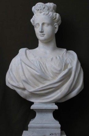 Молодая женщина