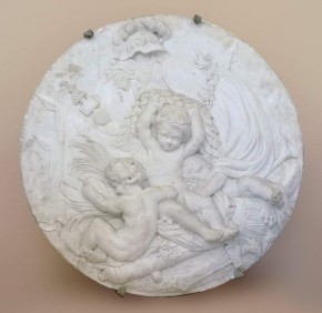 Амуры с военными трофеями