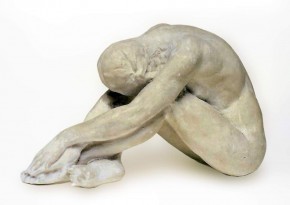 Сидящая женщина