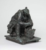 Картошку чистит