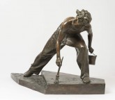 Он пишет слово «Мир»