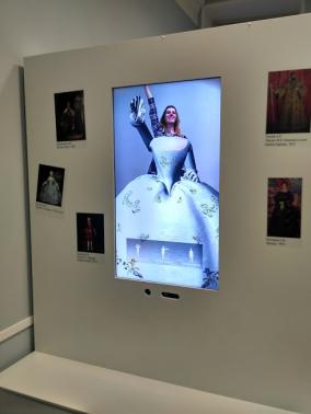 Примерка дворцового туалета, рубеж 18-21 веков (Е. Иванова)